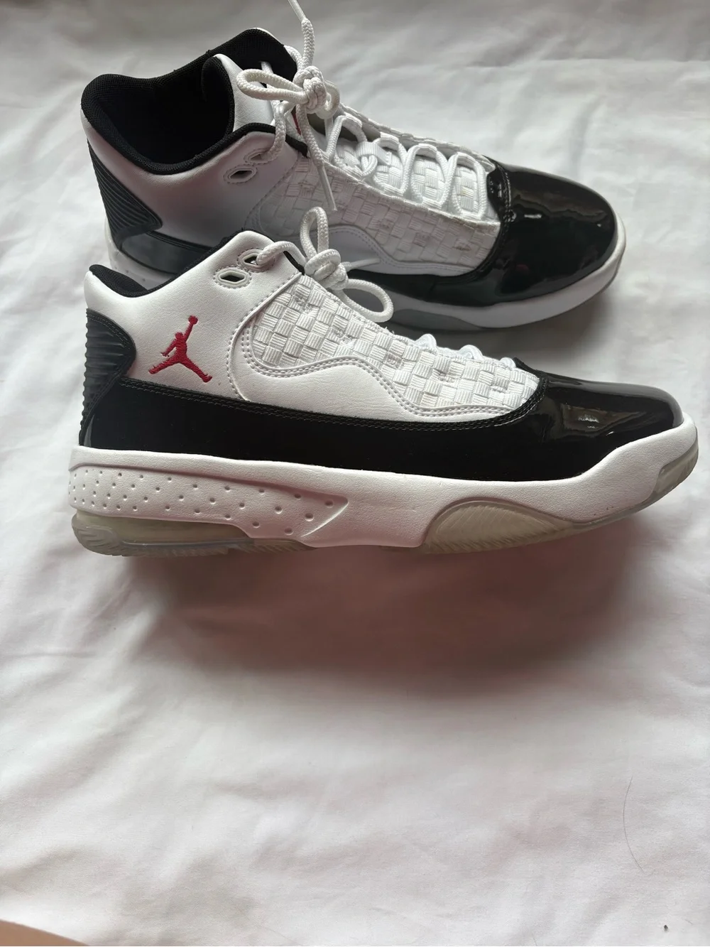 Jordan Max Aura 2 White Black Red Basketball Sneakers Youth 8Y